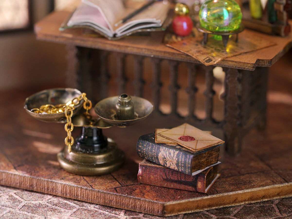 The Magic Mansion - Book Nook CIRCUS - Miniature World: Advanced Level