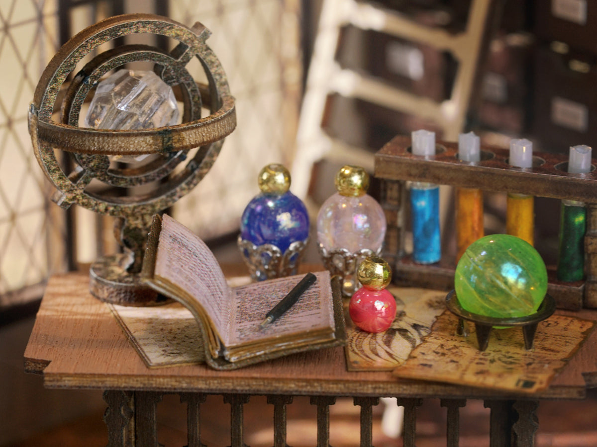 The Magic Mansion - Book Nook CIRCUS - Miniature World: Advanced Level