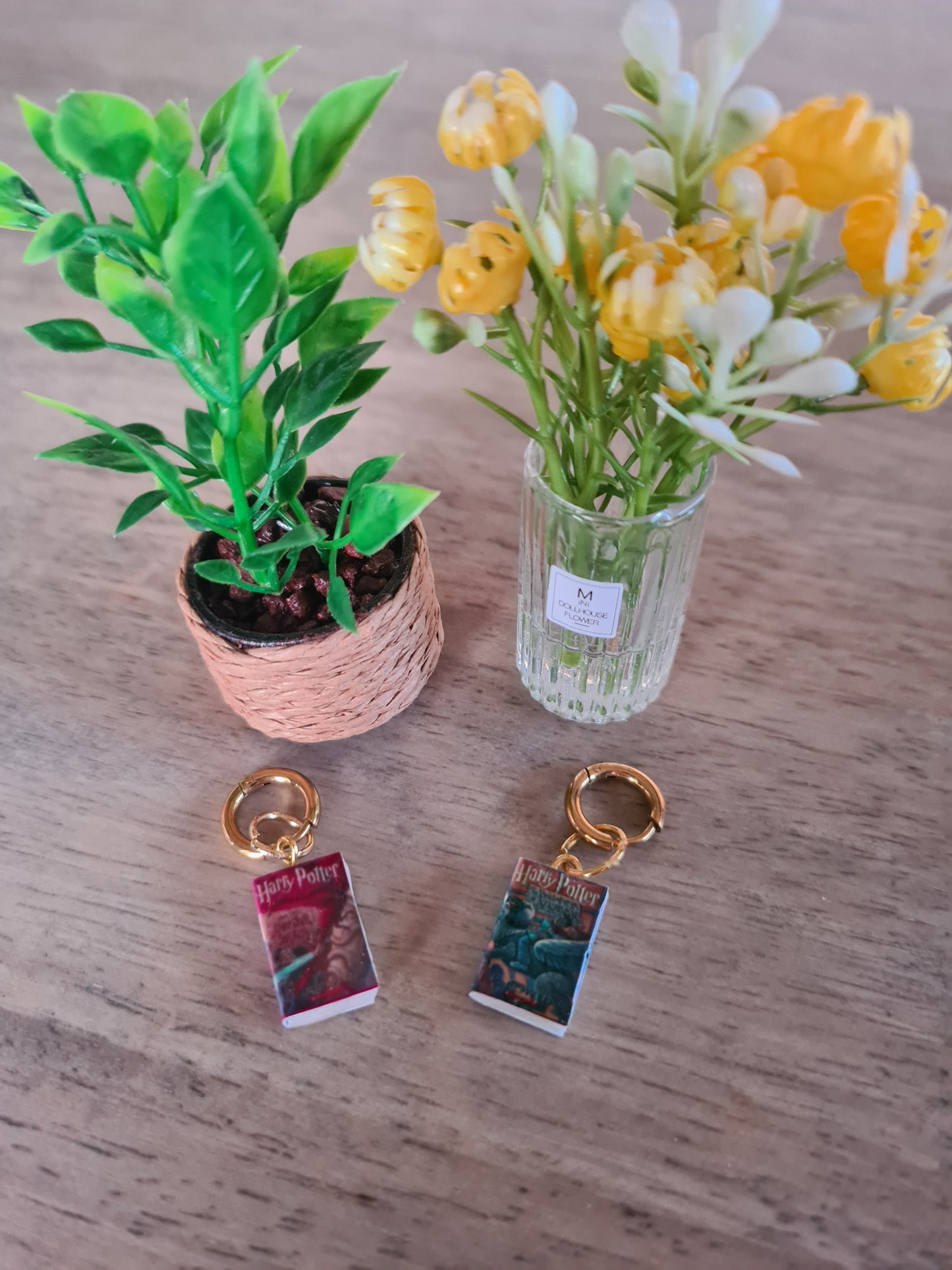 Pendientes de libros (personalizados) - Joyería artesanal a medida - Colección BookLovers: Circus Jelwery Boutique