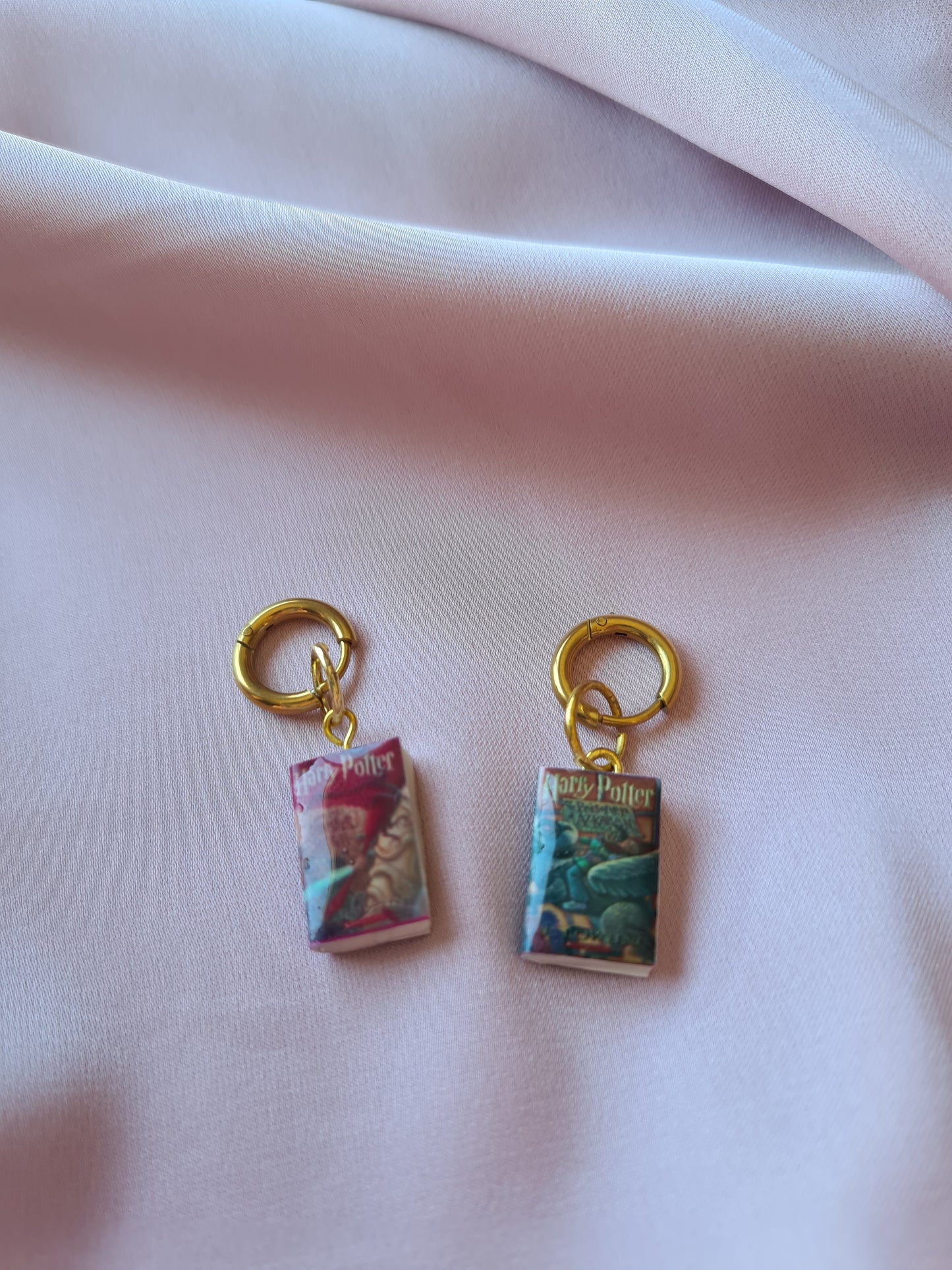 Pendientes de libros (personalizados) - Joyería artesanal a medida - Colección BookLovers: Circus Jelwery Boutique