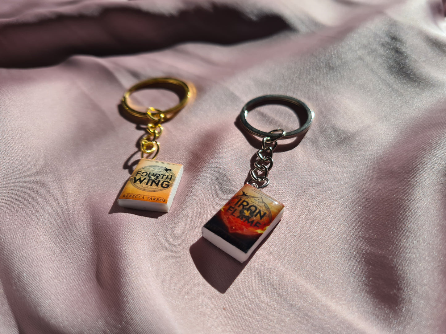 Llavero Personalizado con Mini Libro Hecho a Mano - Joyería artesanal - Colección Circus Jelwery Boutique