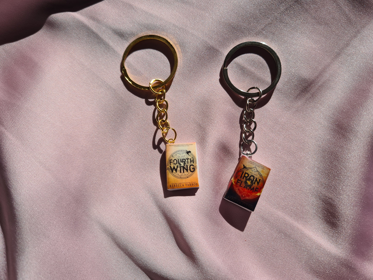 Llavero Personalizado con Mini Libro Hecho a Mano - Joyería artesanal - Colección Circus Jelwery Boutique