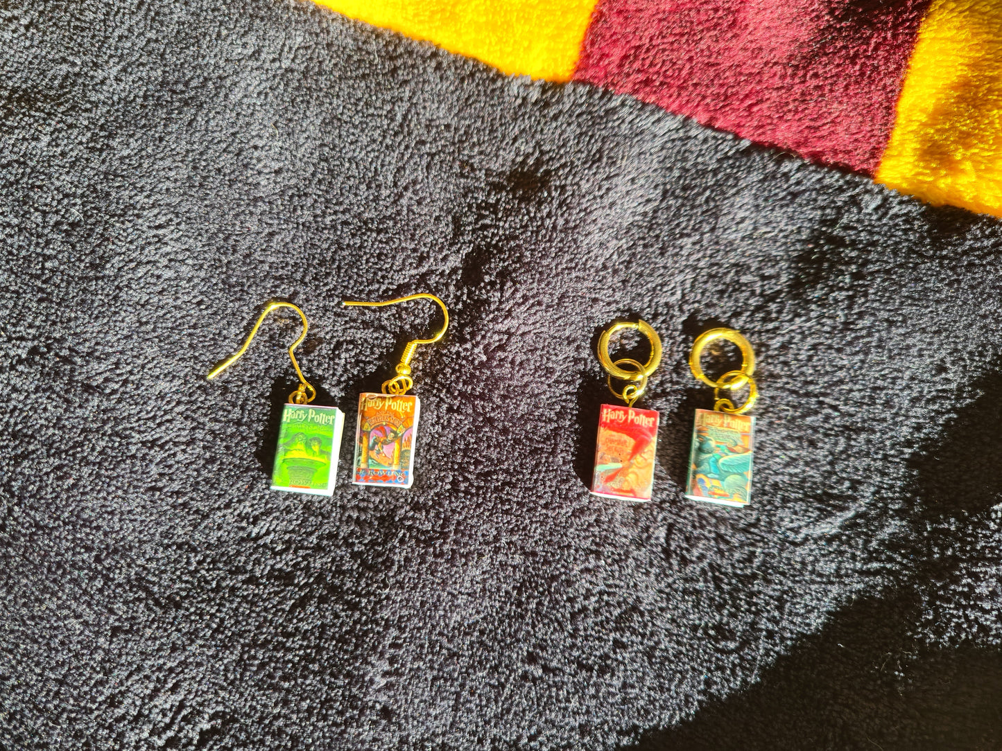 Pendientes de libros (personalizados) - Joyería artesanal a medida - Colección BookLovers: Circus Jelwery Boutique