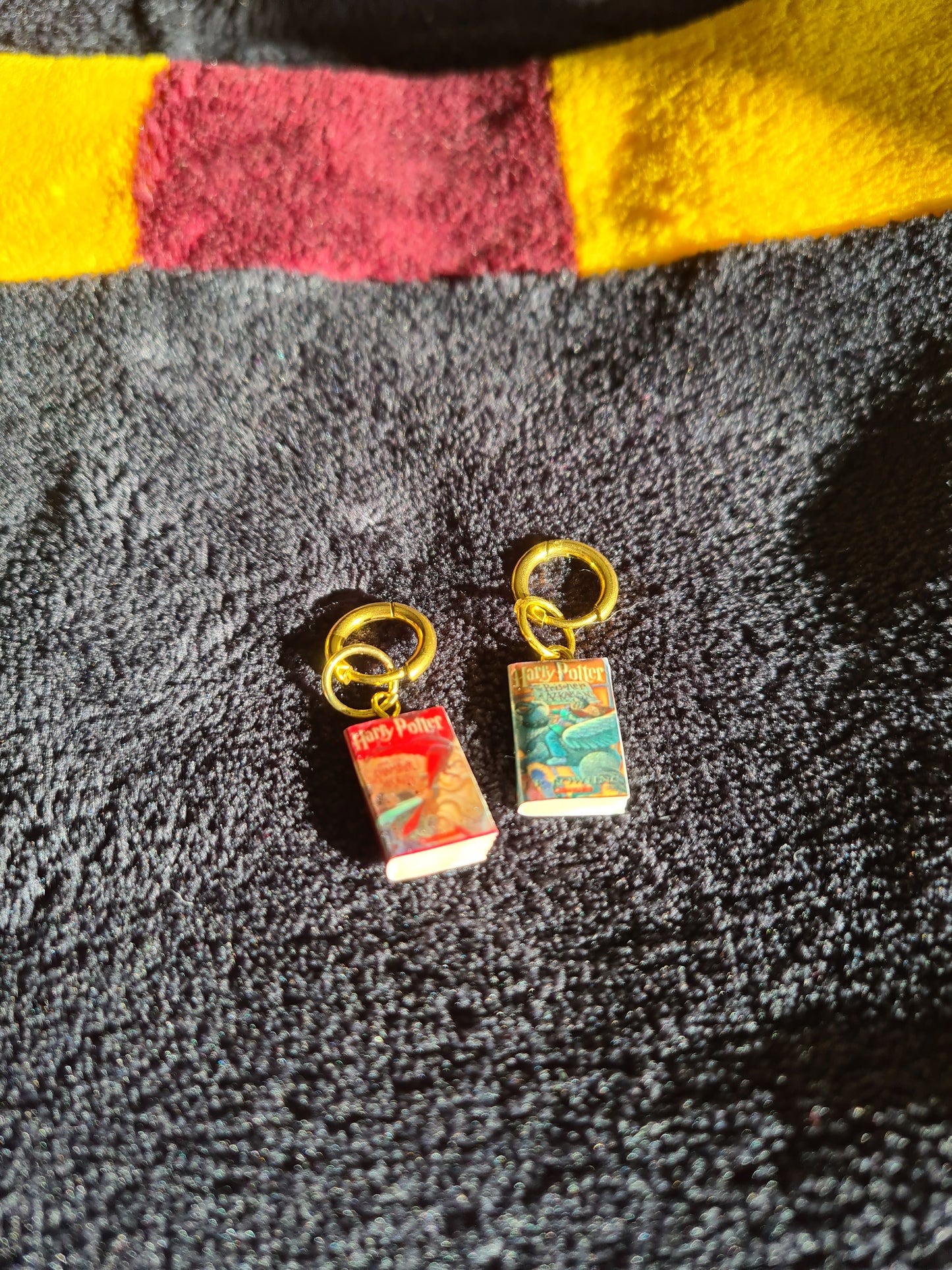 Pendientes de libros (personalizados) - Joyería artesanal a medida - Colección BookLovers: Circus Jelwery Boutique