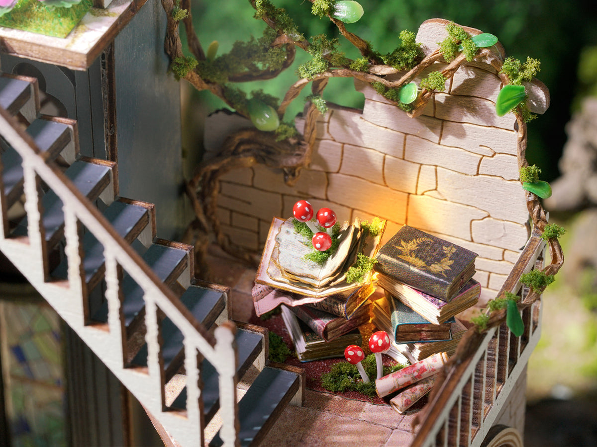 The Magic Mansion - Book Nook CIRCUS - Miniature World: Advanced Level