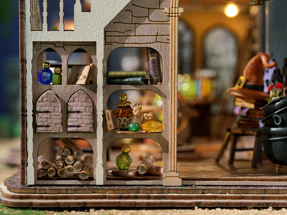 The Magic Mansion - Book Nook CIRCUS - Miniature World: Advanced Level