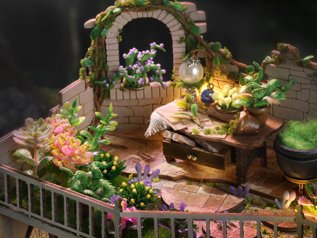 The Magic Mansion - Book Nook CIRCUS - Miniature World: Advanced Level