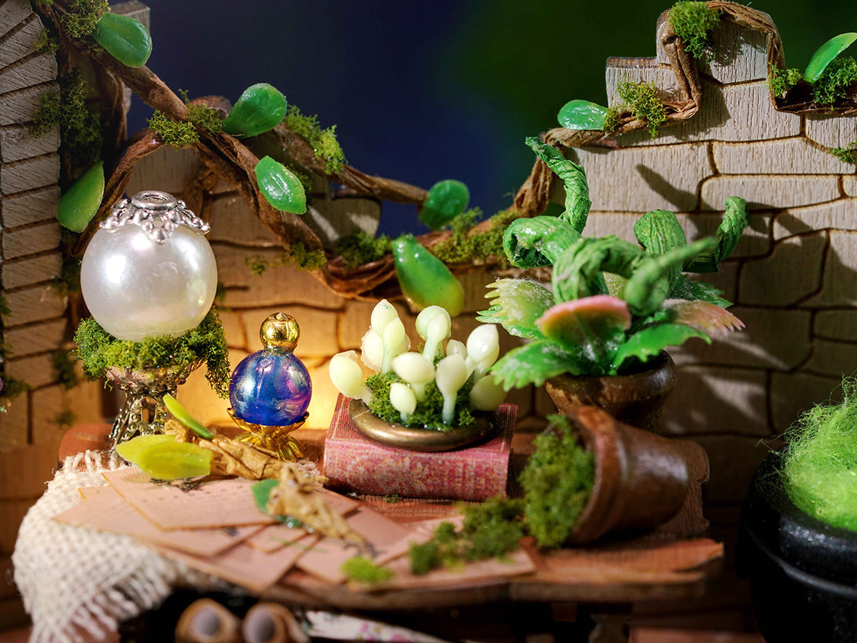 The Magic Mansion - Book Nook CIRCUS - Miniature World: Advanced Level