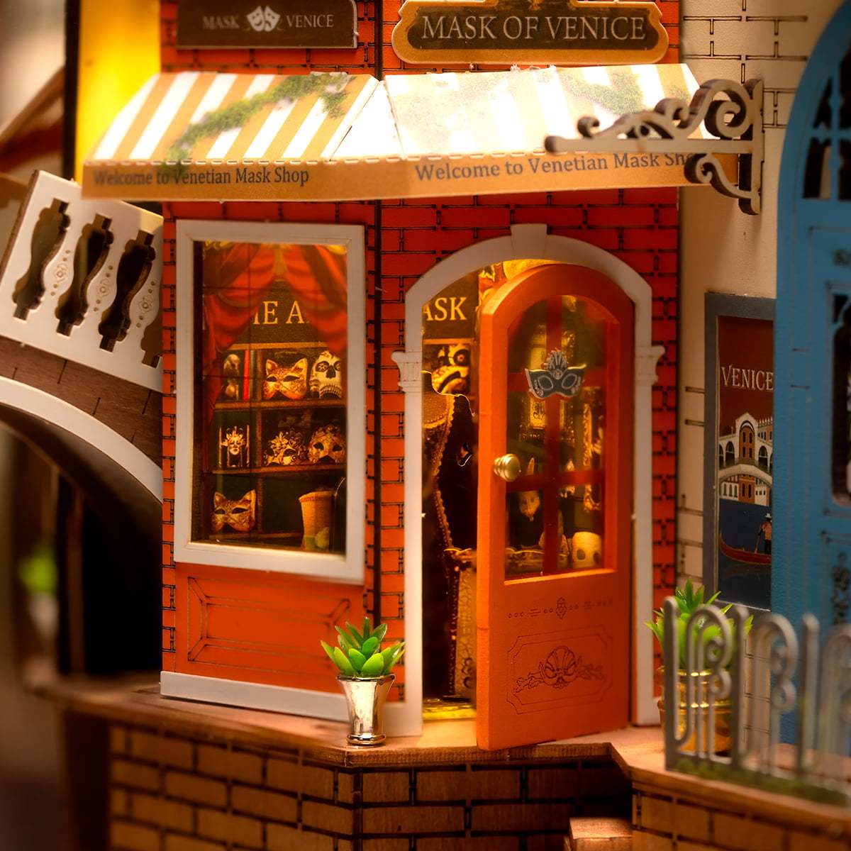 Book Nook: Venice - Suportes para livros em miniatura de madeira 3D - divisória de prateleira (cópia)