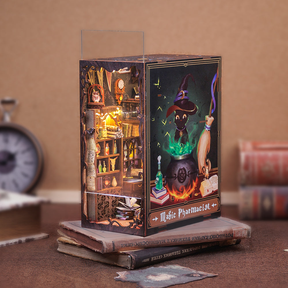 Magical Laboratory - Book Nook