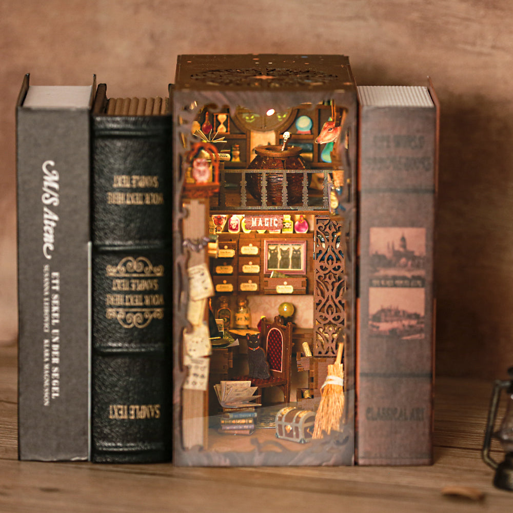 Magical Laboratory - Book Nook