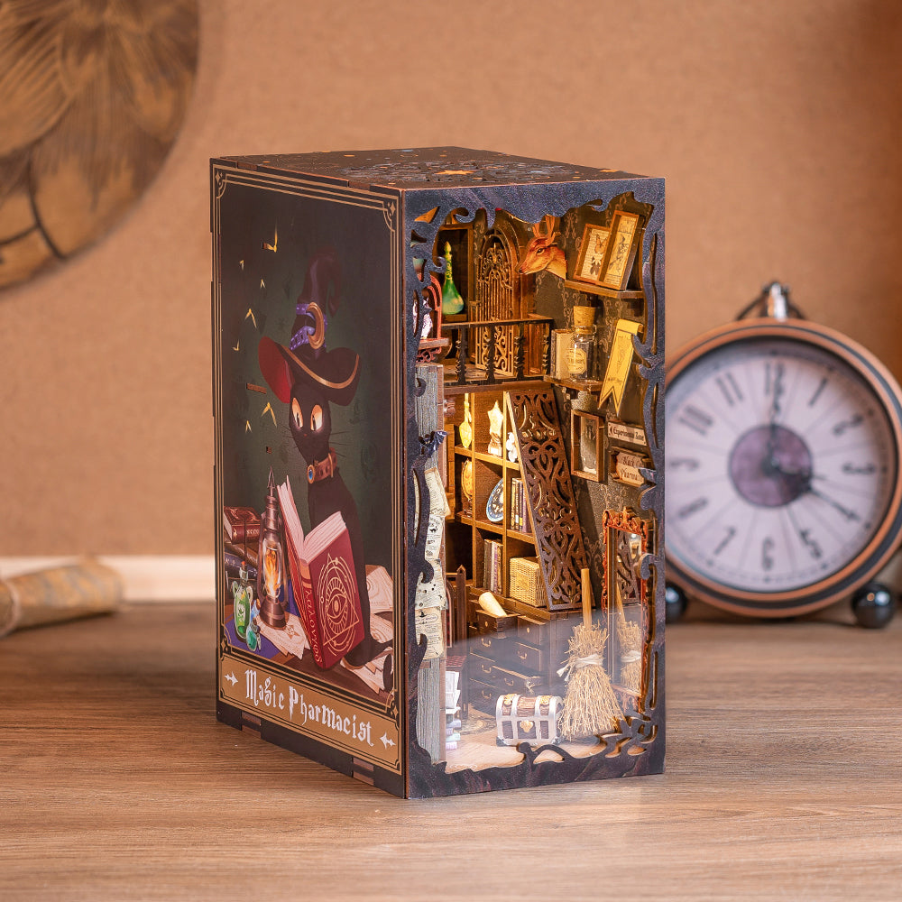 Magical Laboratory - Book Nook