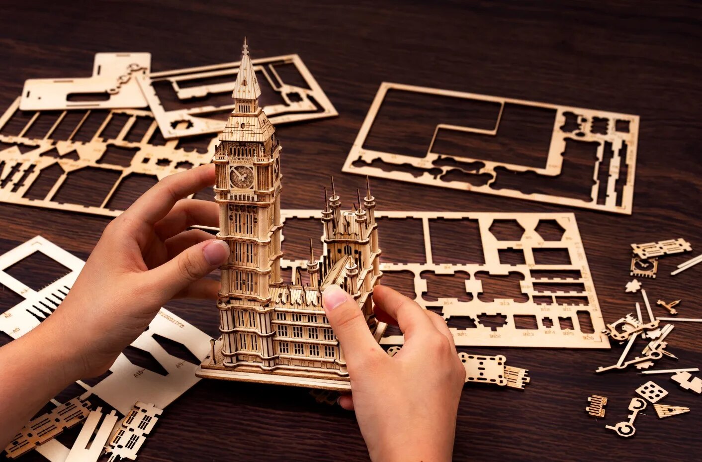 Eiffel Tower - Circus Wooden Puzzle - 3D PUZZLE