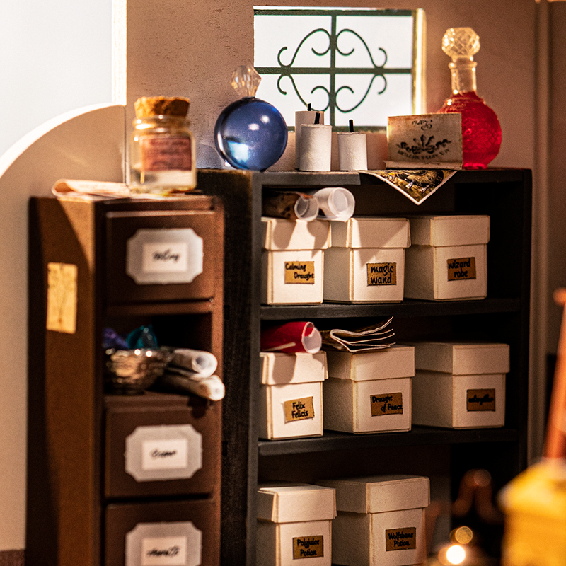 Magic Shop - Book Nook CIRCUS - Miniature World: Advanced Level