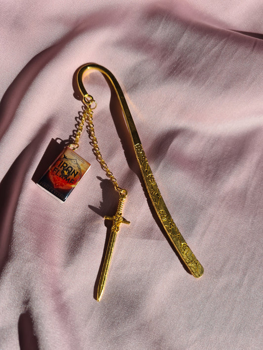 Joyería artesanal literaria: joyas personalizadas para quienes viven entre libros