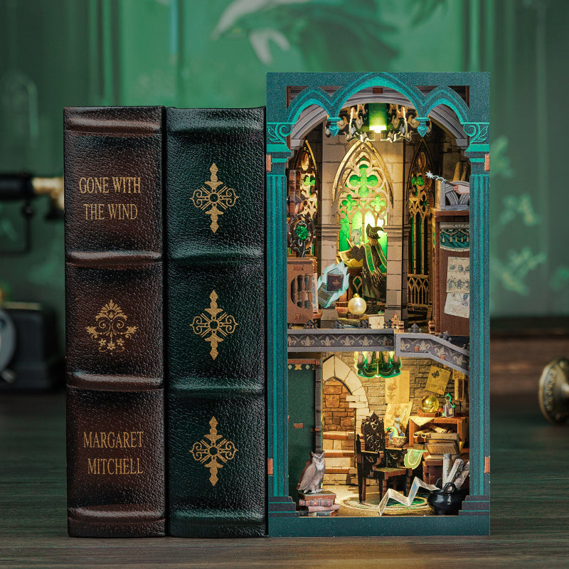 ¿Qué es un Book Nook? Todo lo que necesitas saber sobre estos mundos en miniatura