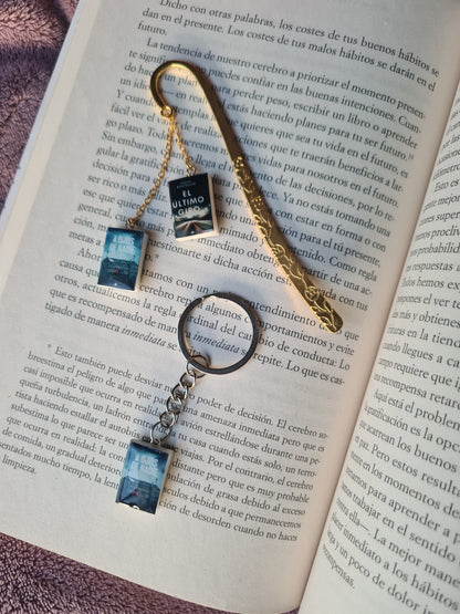 Brincos de livro (personalizados) - Joias artesanais personalizadas - Coleção BookLovers: Circus X Blay