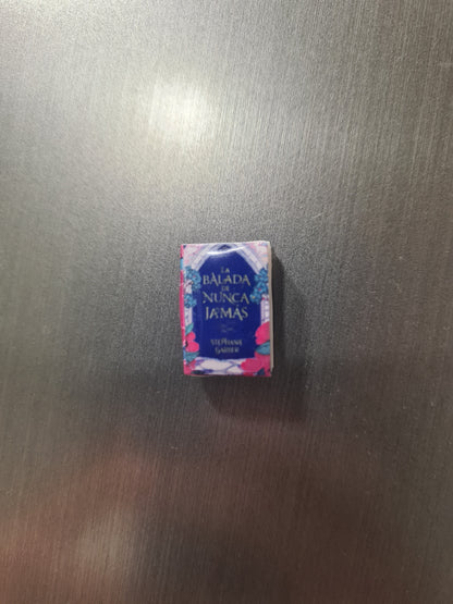 Brincos de livro (personalizados) - Joias artesanais personalizadas - Coleção BookLovers: Circus X Blay