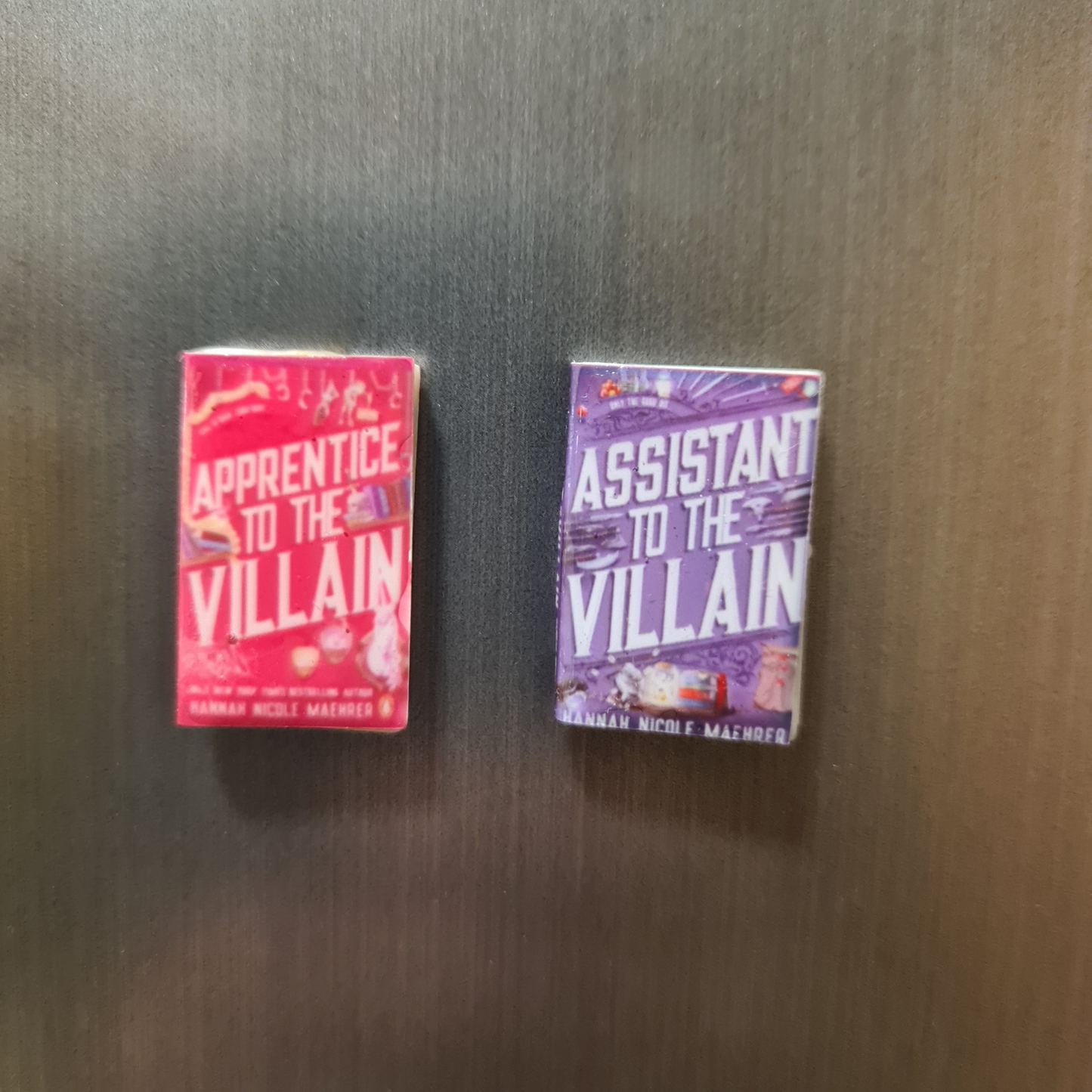 Brincos de livro (personalizados) - Joias artesanais personalizadas - Coleção BookLovers: Circus X Blay