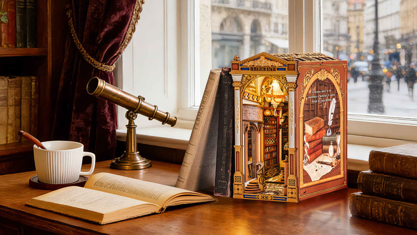 Alice in Wonderland - Book Nook