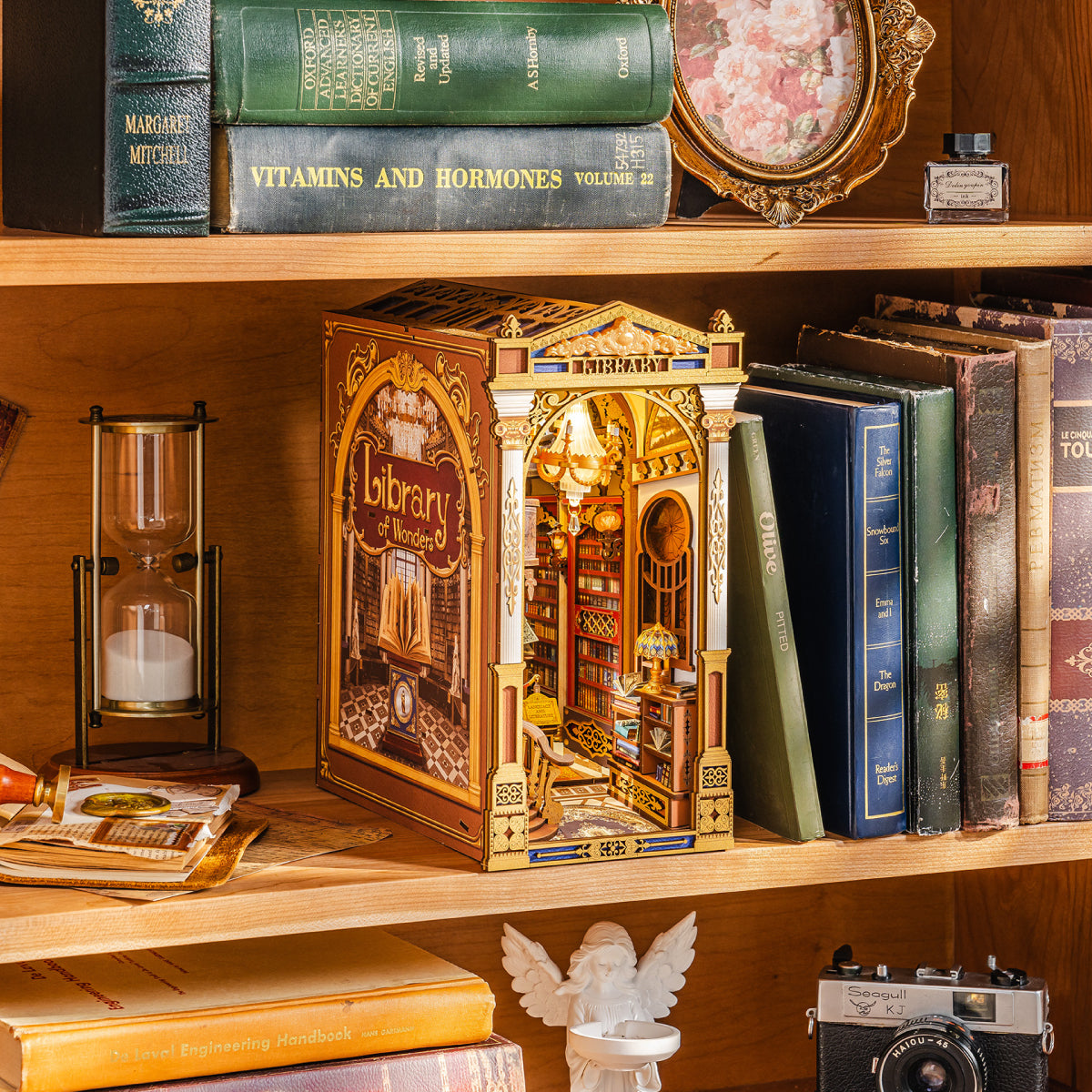 Alice in Wonderland - Book Nook