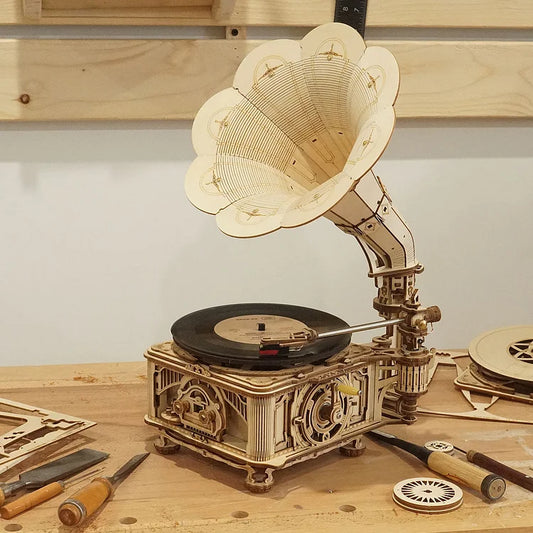 Classic gramophone (hand-turned) - Circus Puzzle MUSIC BOX