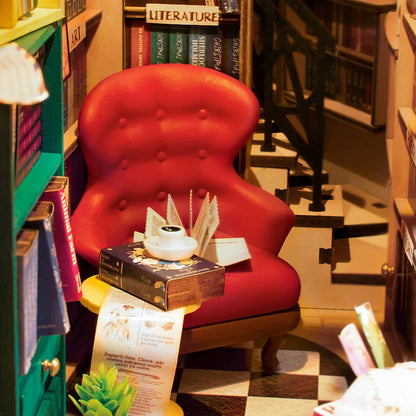 Bookstore in the city - Book Nook CIRCUS