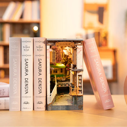 Bookstore in the city - Book Nook CIRCUS