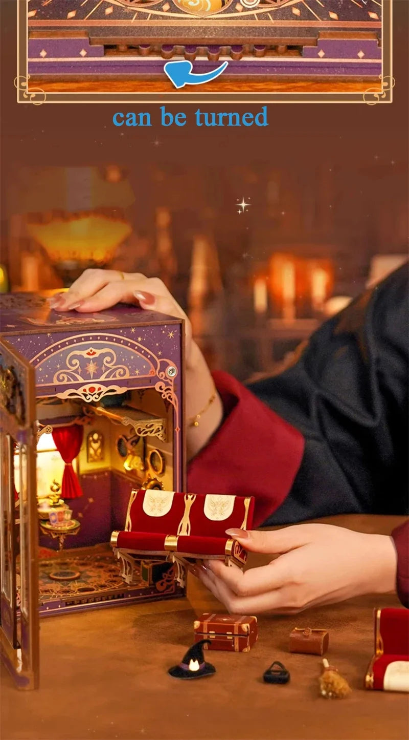 Cabina de Tren del H. Express: Camino al Castillo - Book Nook